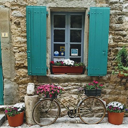 Gite Les Volets Verts Cesseras Bagian luar foto