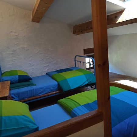 Gite Les Volets Verts Cesseras Bagian luar foto