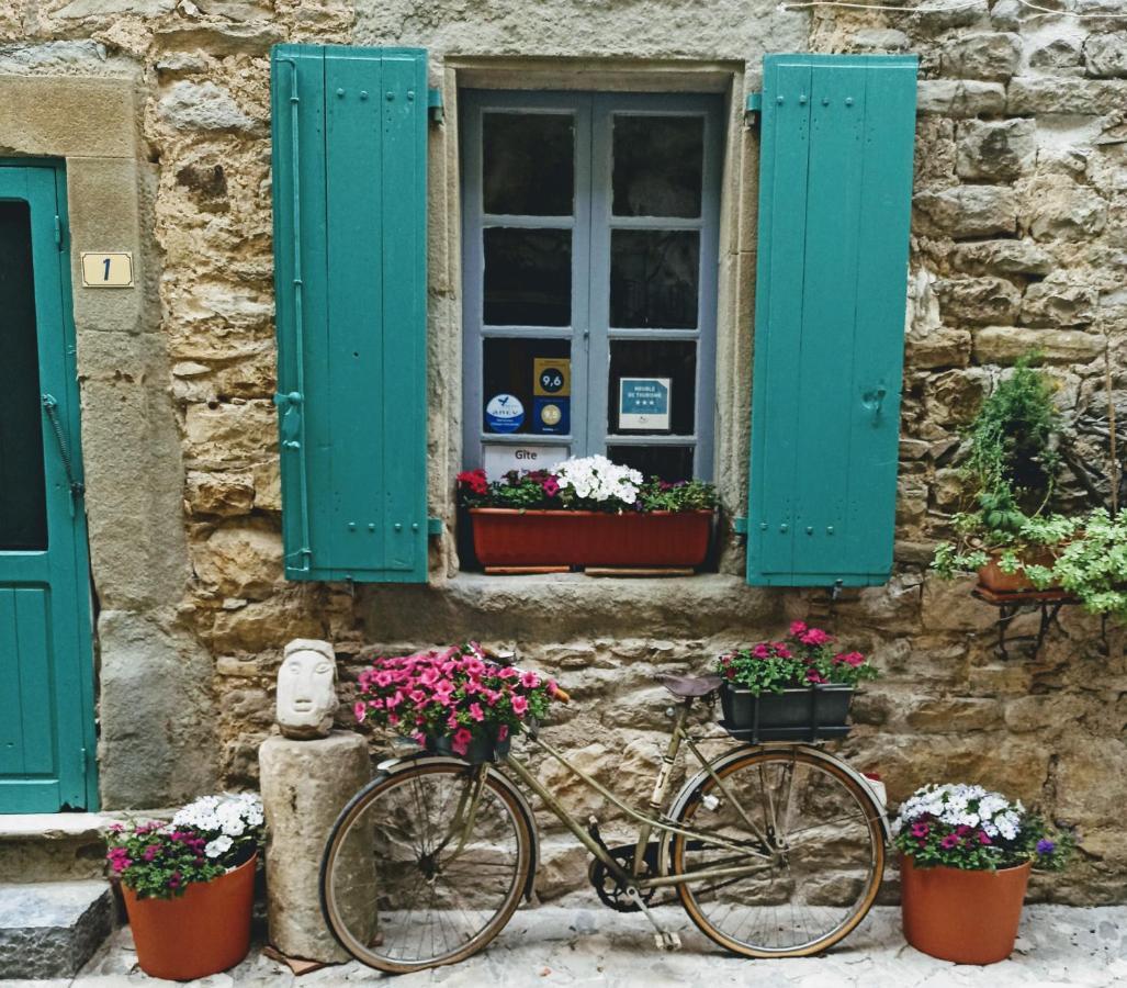 Gite Les Volets Verts Cesseras Bagian luar foto