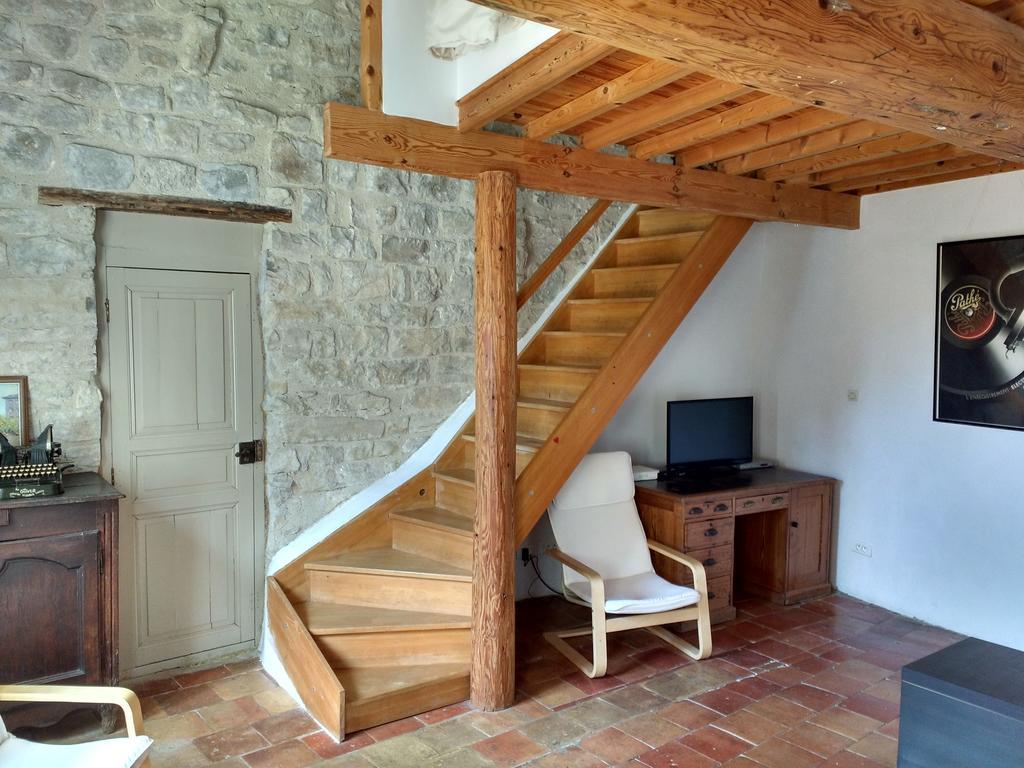 Gite Les Volets Verts Cesseras Bagian luar foto